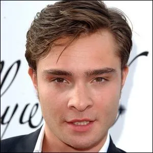 Voil Chuck Bass, dans quelle srie apparat-il ?