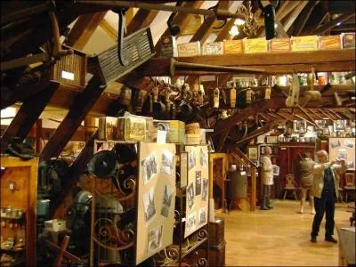 Il existe  Gertwiller un muse  de l'art populaire alsacien , entre autres, mais surtout  la gloire d'une spcialit culinaire locale. Laquelle ?