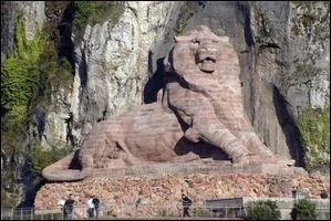 Aprs la dfaite de 1871, l'Alsace est ampute d'une partie de son entit. De quoi ?