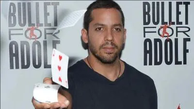 Comment s'appelle ce magicien ?