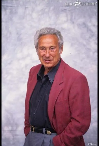  l'origine chanteur de charme et animateur du clbre  Jeu des mille francs , il a prononc pendant des annes tous les jours les phrases  Chers amis, bonjour  et   demain, si vous le voulez bien !   et effectu un courte carrire tlvisuelle. De qui s'agit-il ?