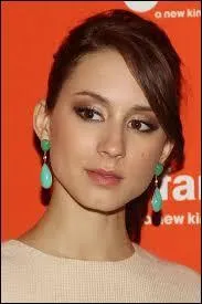 Qui sont les parents de Troian Bellisario ?