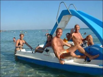 Comment s'appelle ce distrayant moyen de transport aquatique ?