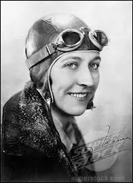 Qui s'est battue pour que les femmes anglaises aient le droit de piloter ?