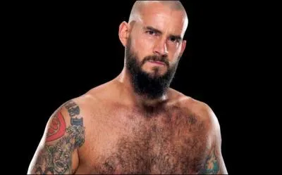 Qui a battu et coup les cheveux de CM Punk ?