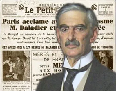 Il est l'un des quatre signataires des accords de Munich de septembre 1938, accords mettant fin  la crise des Sudtes...