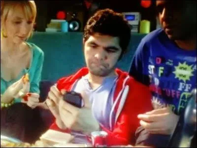 Comment s'appelle leur copain ?