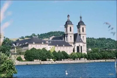 Comment appelle-t-on les habitants de la ville de Pont--Mousson, situe en Meurthe-et-Moselle ?