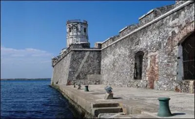 Par quelle tendue maritime la ville de Veracruz, au Mexique, est-elle borde ?