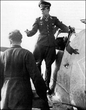 Je suis un as allemand de la Deuxime Guerre mondiale, je serai le pilote le plus dou de la bataille d'Angleterre et meurs aprs avoir t abattu en novembre 1940.