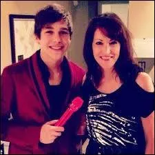 Comment s'appelle sa mre ?