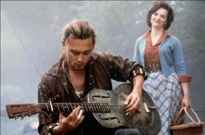 Quel film de 2001, avec Juliette Binoche et Johnny Depp raconte une histoire d'amour sur fond de gourmandise, avec l'arrive d'une jeune femme qui va rvolutionner la vie des habitants de la ville ?