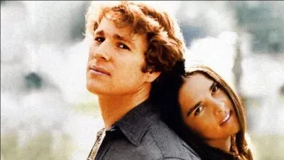 Quel film de 1970 avec Ali MacGraw et Ryan O'Neal raconte une histoire d'amour bouleversante entre un jeune homme riche et une petite italienne pauvre condamne par une leucmie ?