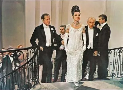 Ce film nous de 1964 raconte un amour qui va natre  la suite d'un pari peu courtois entre deux amis, riches anglais, consistant  transformer une pauvresse, marchande de fleurs, en princesse, et ce, grce au langage. Quel est son titre ?