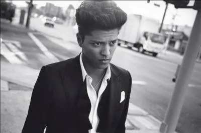 Quand est sorti Doo-Wops & Hooligans ?