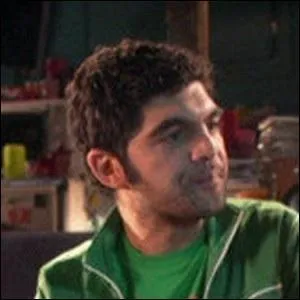 De quel couple est-il l'ami ?