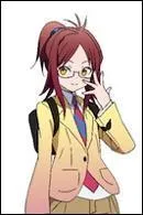 Qui possde une queue de chat et s'occupe des contrats pour l'agence Hamatora ?