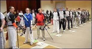 Avant de commencer  tirer sur les cibles, que dit l'entraineur ?