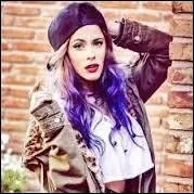 Dans la saison 2, on verra Tini avec un  Tire ans Dye  violet.