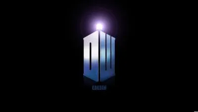 Qui est l'occupant de cette trange bote bleue ?