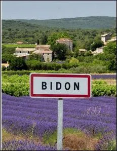 Bidon. Mais o est donc situ ce village bien franais ?