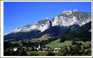 La Compte. Situ en Savoie (73) au coeur des Bauges, ce petit bourg est bien franais. Comment s'appellent les habitants de La Compte ?