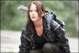 Quelle ge a Katniss, le personnage principal du film ?