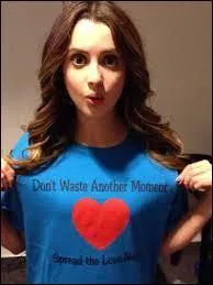 Quel est le date de naissance de Laura Marano (Ally) ?