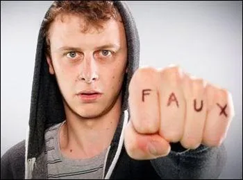 Qui est-ce ? Quel ge a-t-il ?