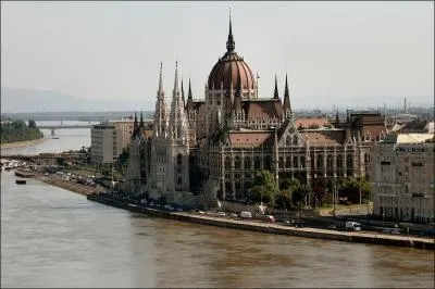 Cette ville au bord du Danube est