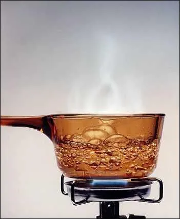 Sur notre plante, l'eau peut commencer  bouillir naturellement.  combien ?