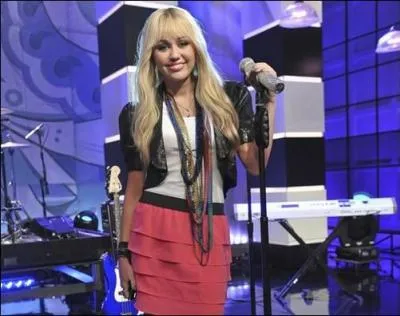 Dans le dernier �pisode (photo ci-contre), quelle action fait-elle ?