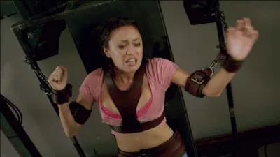 Quel garon Dina choisit-elle de garder en vie ?