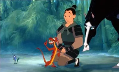 Par qui Mushu se fait-il pitiner ?