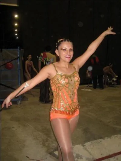 Cette fille est l'une des meilleures twirleuses de la fdration, voici :