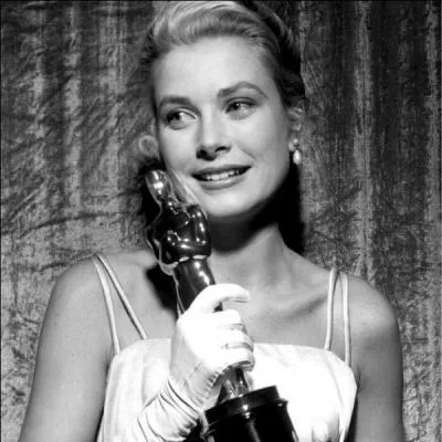 Ce fut galement le cas pour cette chanson, d'un surdou vocal de la musique, elle me rappelle fortement un rocher princier !