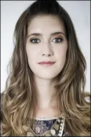 Qui est Angie pour Violetta ?