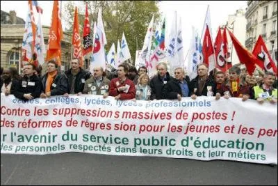 Pas de manifestation russie sans ces gros ballons  l'hlium avec les logos des syndicats. Mais combien de temps faut-il pour les gonfler?
