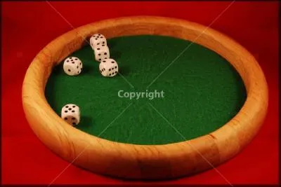 Vous allez agrandir l'image pour nous dire ce que vous voyez sur ce jeu de Yams :