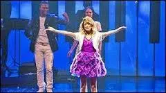 Violetta tait sur un diamant pendant la chanson :