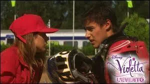 A cause de quoi Violetta se retrouve-t-elle sur la piste de moto-cross dans l'pisode 1 ?