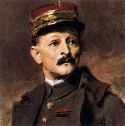 Le 03 juin, un chef militaire franais commet un  clash  en s'opposant  la politique de collaboration militaire de Vichy avec les Allemands en Afrique du nord. Quel est ce militaire ?