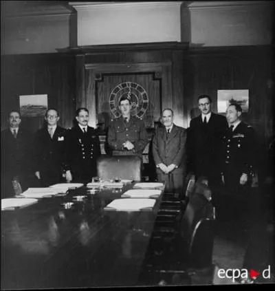 Le 24 septembre, une dcision d'ordre politique est prise par le gnral de Gaulle. A vous de la trouver !