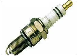 Dispositif lectrique prsent sur les moteurs  allumage command provoquant l'inflammation et le dmarrage d'un moteur essence. Quel est son nom ?