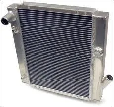 Son but est de maintenir  une temprature optimum du corps du moteur (entre 75 C et 95 C) Quel est son nom ?