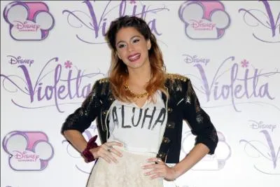 Comment Tomas appelle-t-il Violetta dans les premiers pisodes ?
