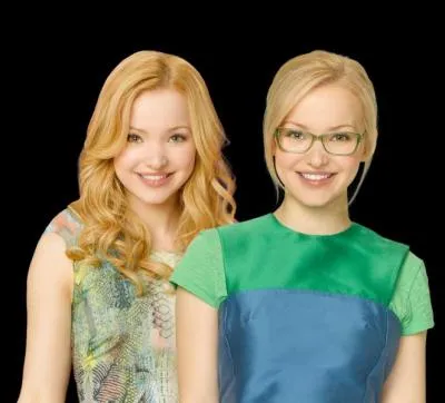 Dove Cameron a-t-elle rellement une soeur jumelle ?