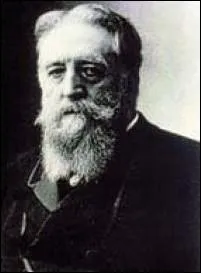 Eugne  Poubelle  n'a pas besoin de demander l'objet qui l'a rendu clbre. Quelle tait son activit  ce moment ?