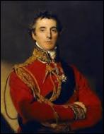 Quel maréchal anglais, commandant les forces britanniques au cours de cette bataille, fit subir à Napoléon une cuisante défaite ?