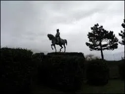 Finalement le roi, impopulaire et abandonn de tous, quitte Paris et s'enfuit en Belgique, laissant le champ libre  Napolon. Comment a-t-on appel la priode du 1er au 20 mars 1815, du dbarquement en Provence au retour triomphal de l'empereur  Paris ?